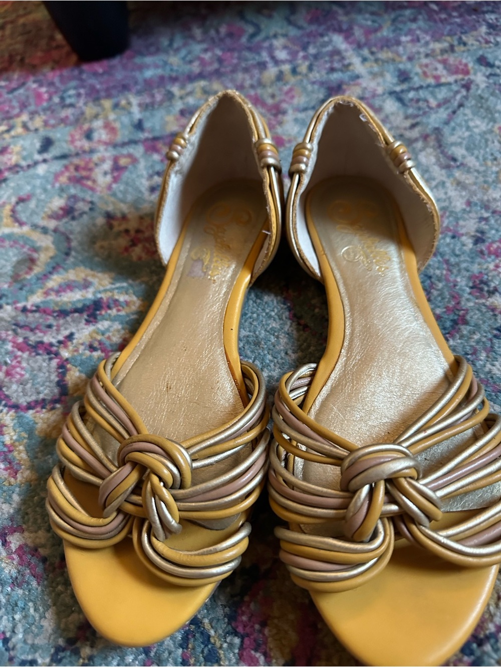 Seychelles Mustard Yellow & Gold accent Knotted Flat Sandals. Size 6.5 - Picture 4 of 8